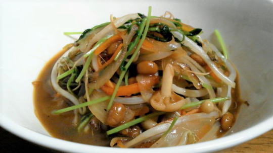 豆苗と納豆のピリ辛炒め