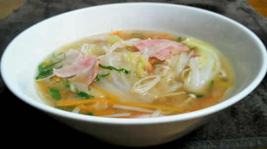 白菜とベーコンのオニオンスープ